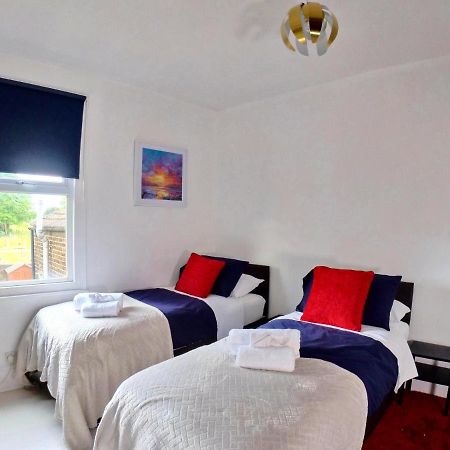 Lovely Large London Apartment Near Stratford Exterior photo