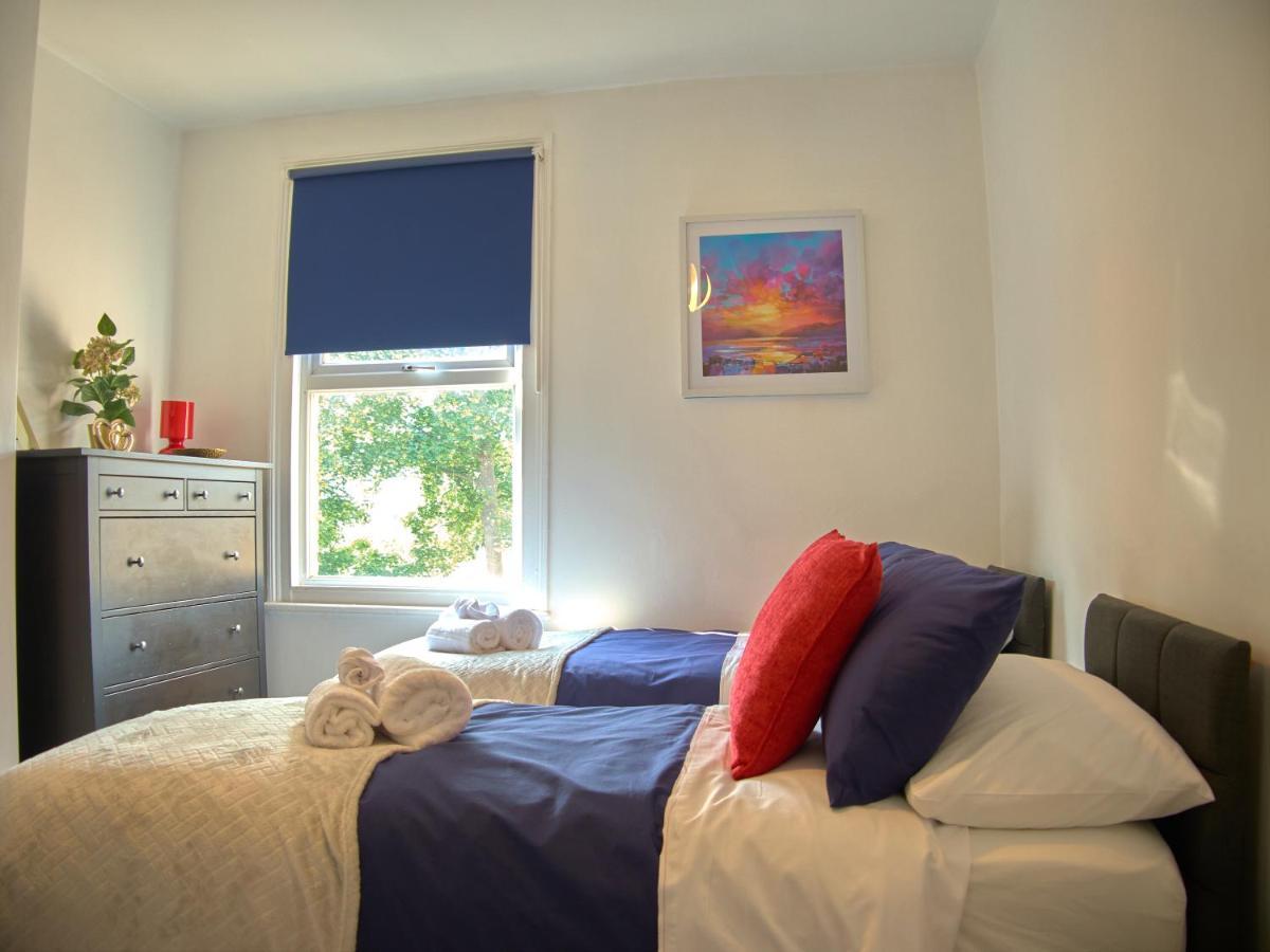 Lovely Large London Apartment Near Stratford Exterior photo