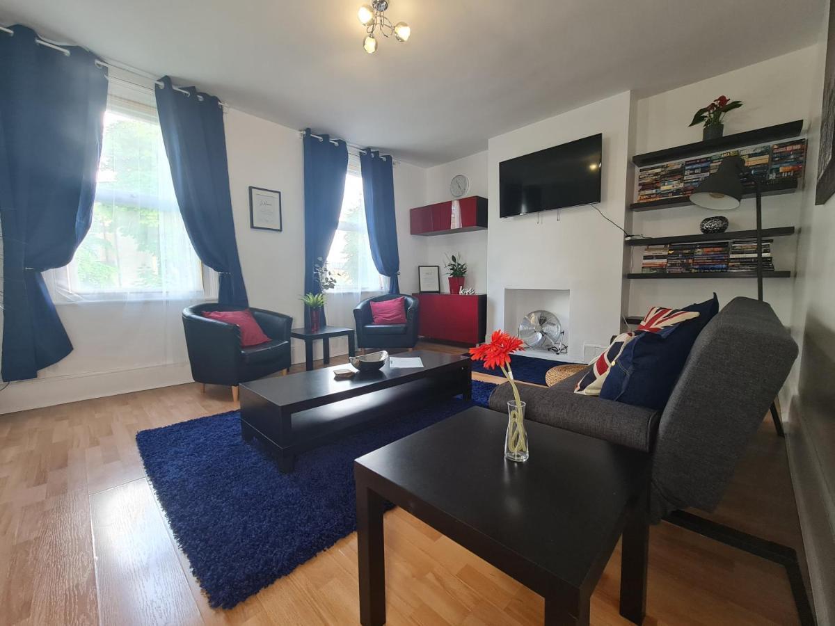 Lovely Large London Apartment Near Stratford Exterior photo