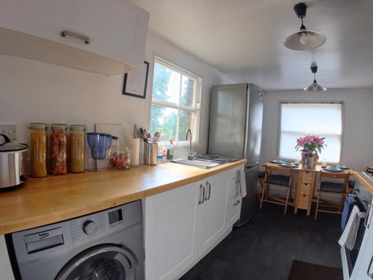 Lovely Large London Apartment Near Stratford Exterior photo