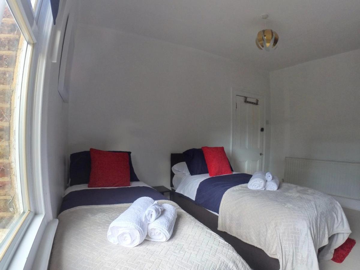 Lovely Large London Apartment Near Stratford Exterior photo
